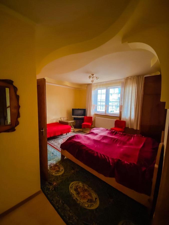 Hotel Domashnya Saduba à Moukatcheve Extérieur photo